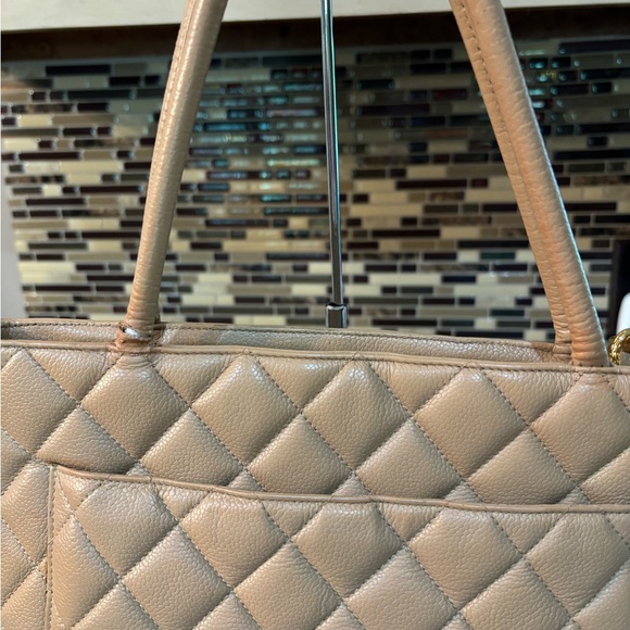 Chanel Medallion Caviar leather quilted purse - Picture 14 of 15